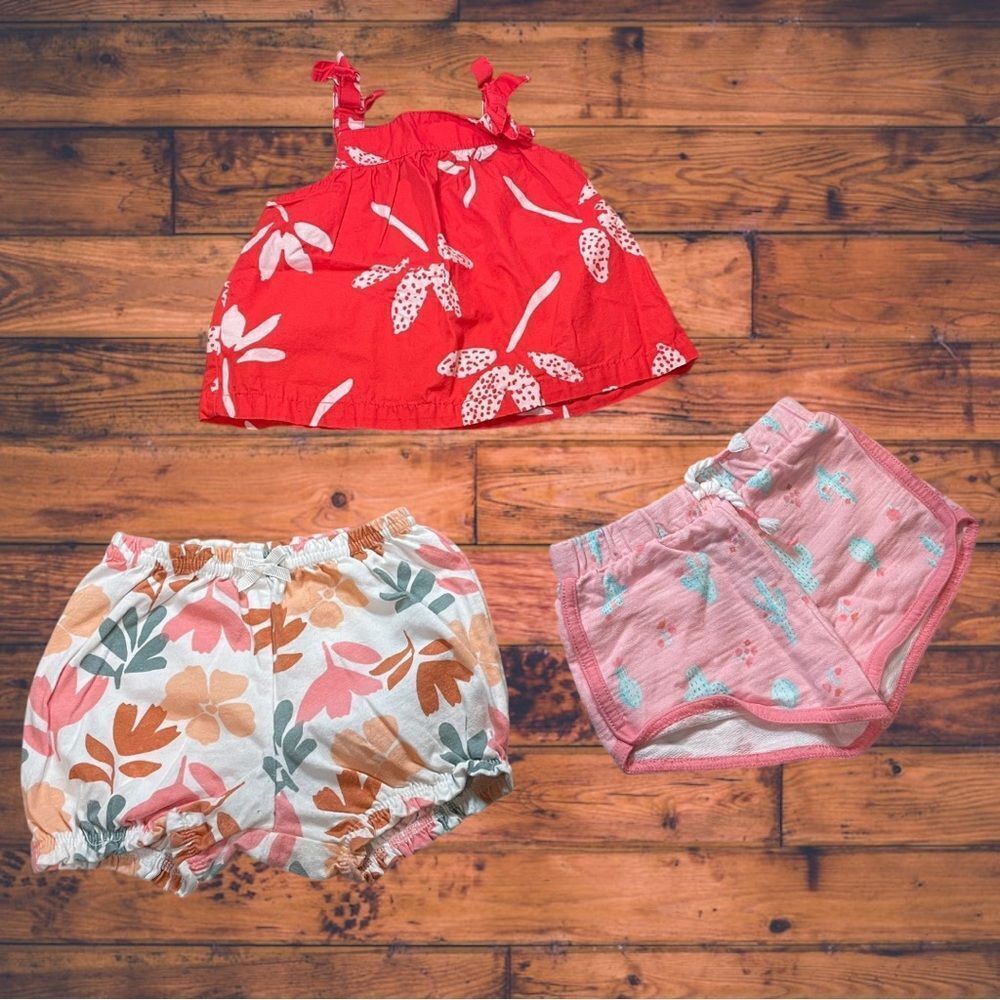 5 for $25🔥Set of 3 Top & Shorts Set Baby Girls Size 3 Months